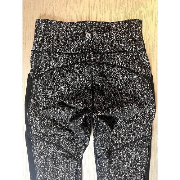 Lululemon Wunder Under Crop III Black/White Leggings Size 6 Yoga Gym Used - Picture 8 of 8